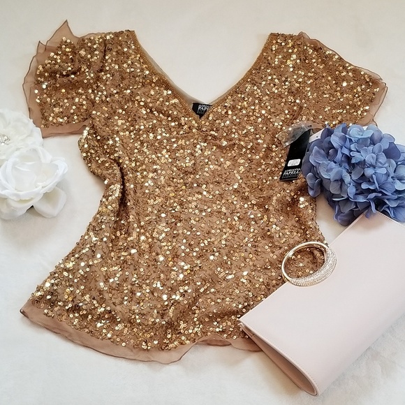 Adrianna Papell Tops - NWT Adrienne Papell flutter sleeve gold sequin top